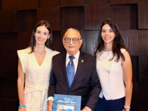 Carneiro Arnaud lança livro sobre 75 anos da Fundação Laureano